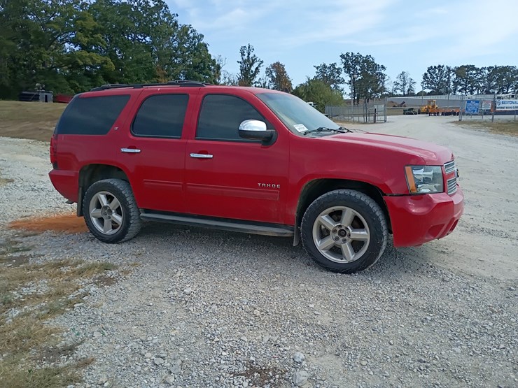 2013-chevrolet-tahoe-image-12
