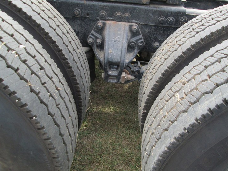 2006-peterbilt-379-image-5