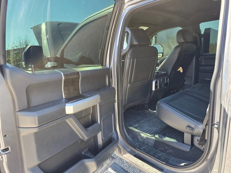 2022-ford-f250-image-54