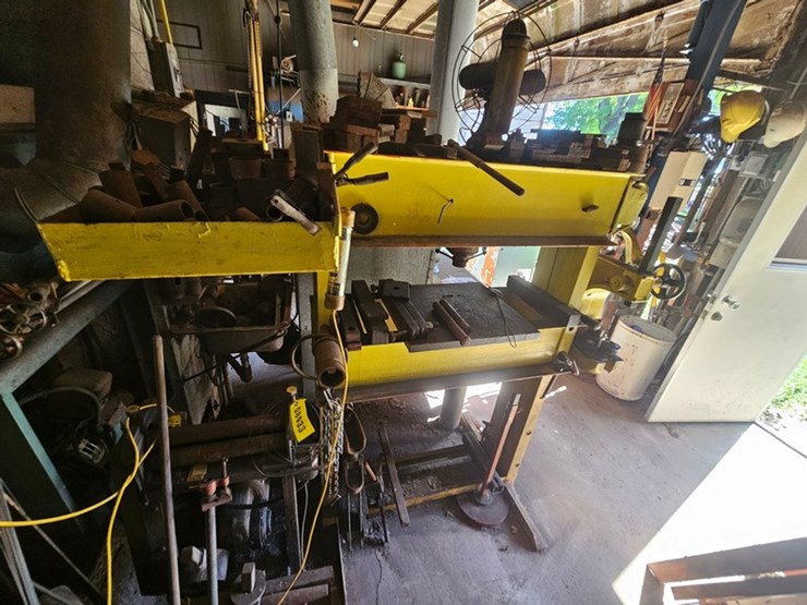 #8706-•-hydraulic-shop-press-image-8