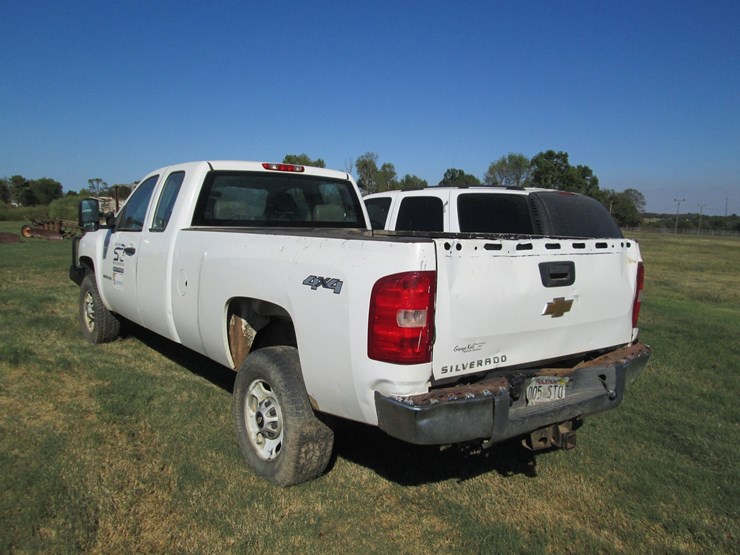 2013-chevrolet-2500hd-image-4
