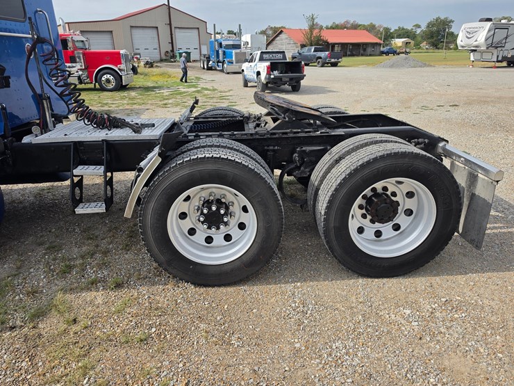2006-peterbilt-379-image-69