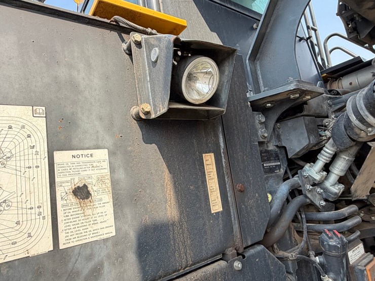 2016-komatsu-hm400-5-image-90