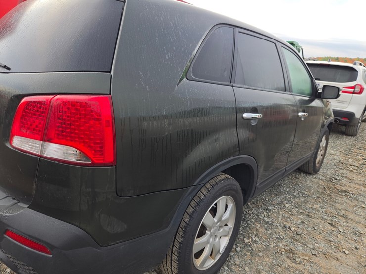 2011-kia-sorento-image-15