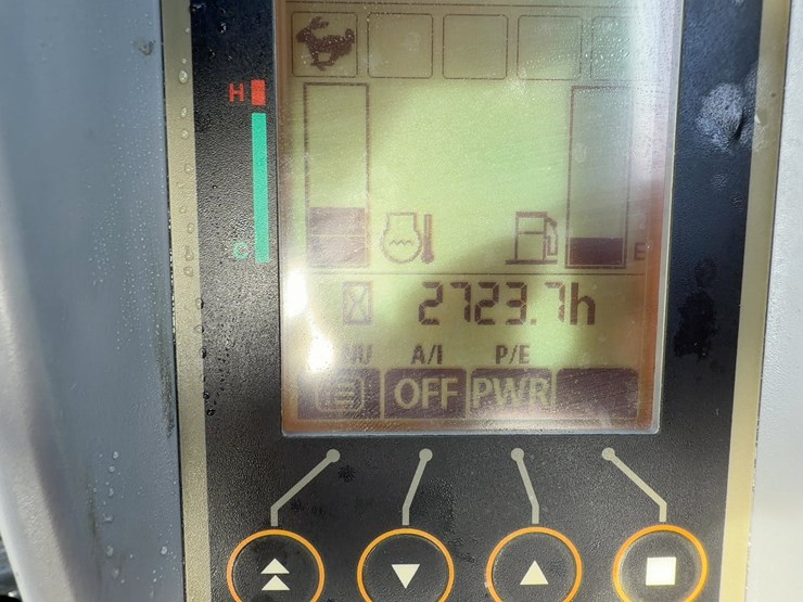 2021-deere-35g-image-33