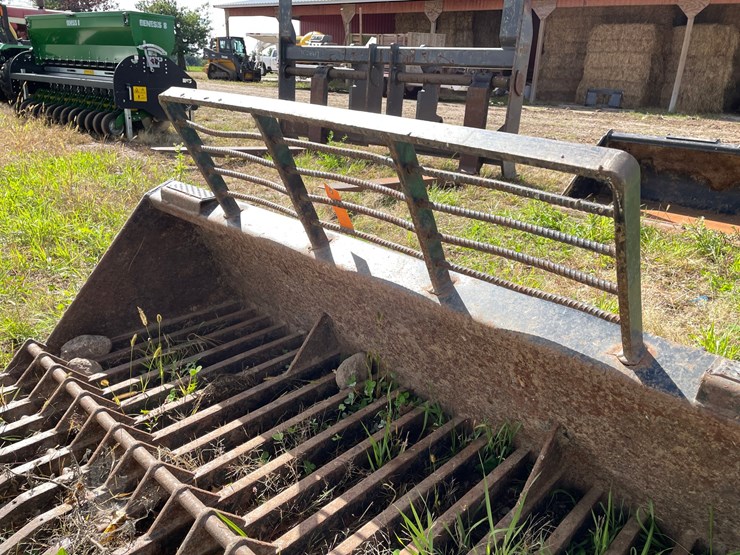 #1613-•-skid-steer-rock-bucket-image-10