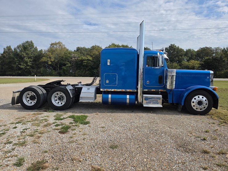 2006-peterbilt-379-image-17