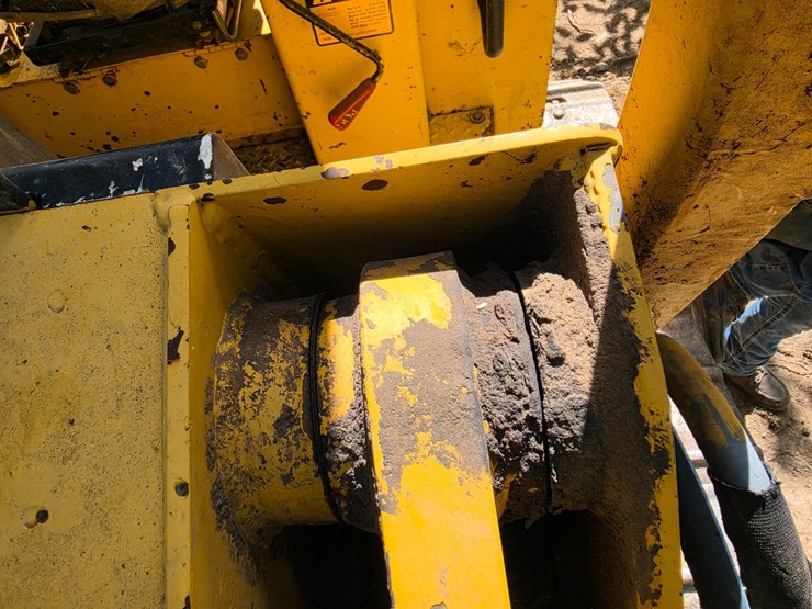deere-555g-image-59