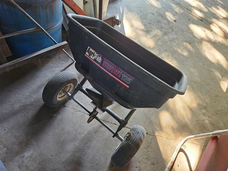 #8756-•-agrifab-lawn-spreader-image-5