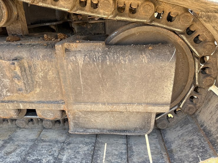 2012-caterpillar-c13-image-93