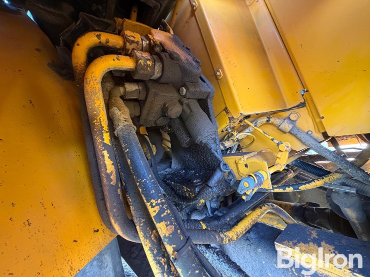 1986-deere-210c-image-16