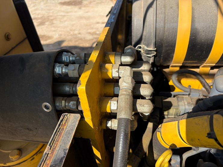 #2410-•-2015-sakia-sw880-double-drum-smooth-roller-compactor-image-37