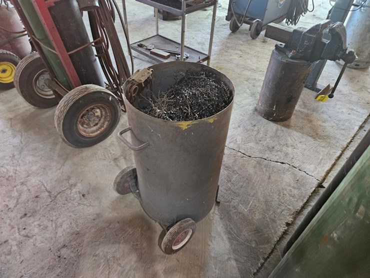 #8787-•-sand-blast-pot-scrap-bin-image-3