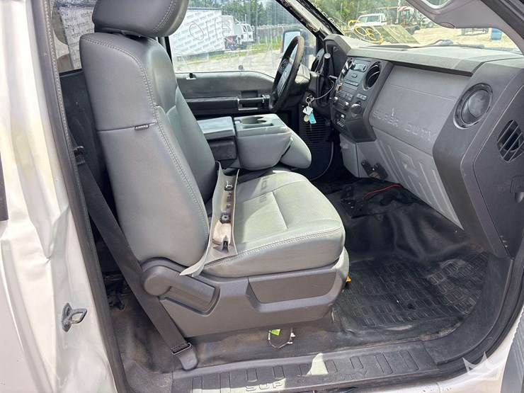 2012-ford-f550-image-26