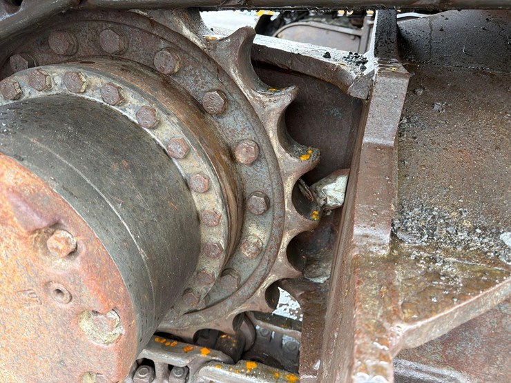 deere-225d-lc-image-15