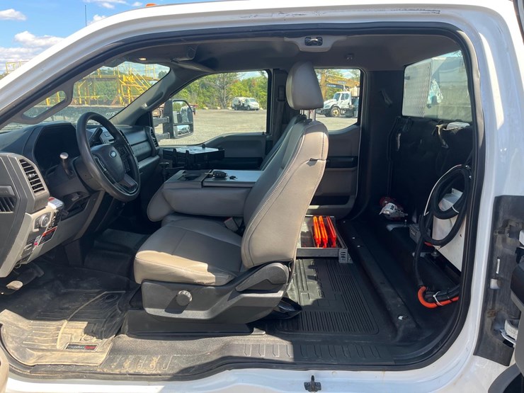 2019-ford-f550-image-10