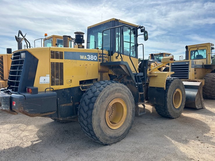#3650-•-2011-komatsu-w380-6-wheel-loader-image-5