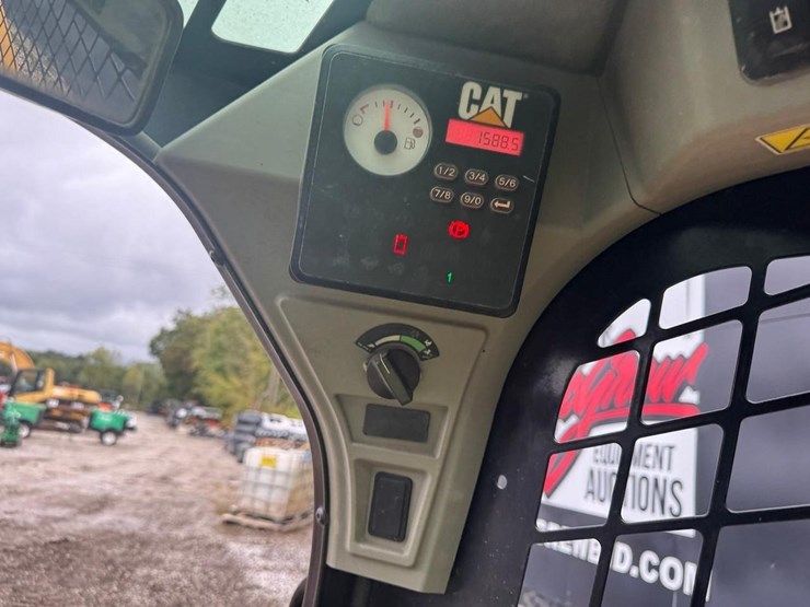 2020-caterpillar-249d-image-24