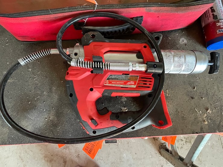 #5510-•-milwaukee-18v-cordless-grease-gun-image-4