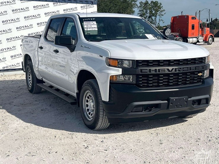 2022-chevrolet-silverado-1500-image-2