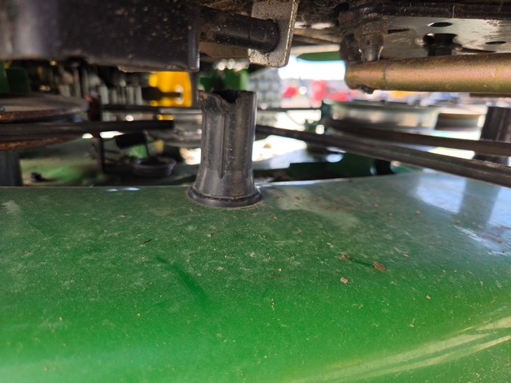 2013-john-deere-d130-image-13