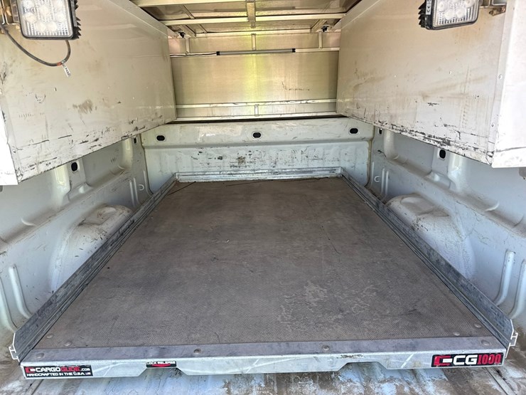 #1395-•-2019-chevrolet-silverado-4x4-pickup-truck-image-37