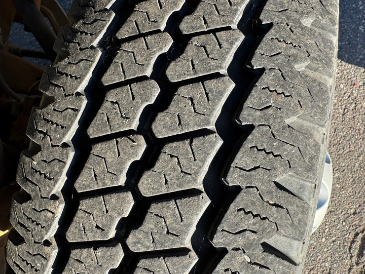 2014-chevrolet-3500-image-64