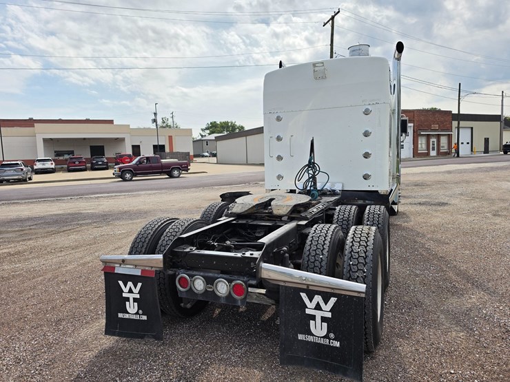 2007-kenworth-w900-image-15