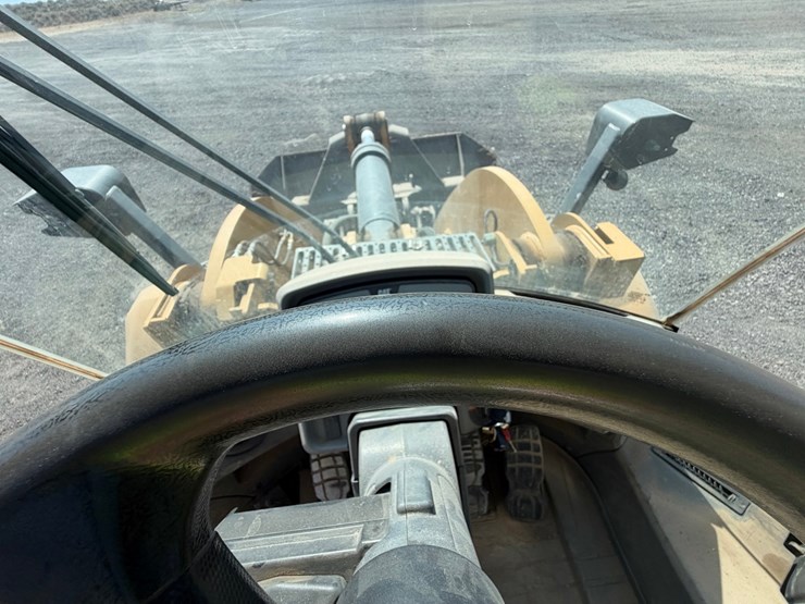 2015-caterpillar-950m-image-54