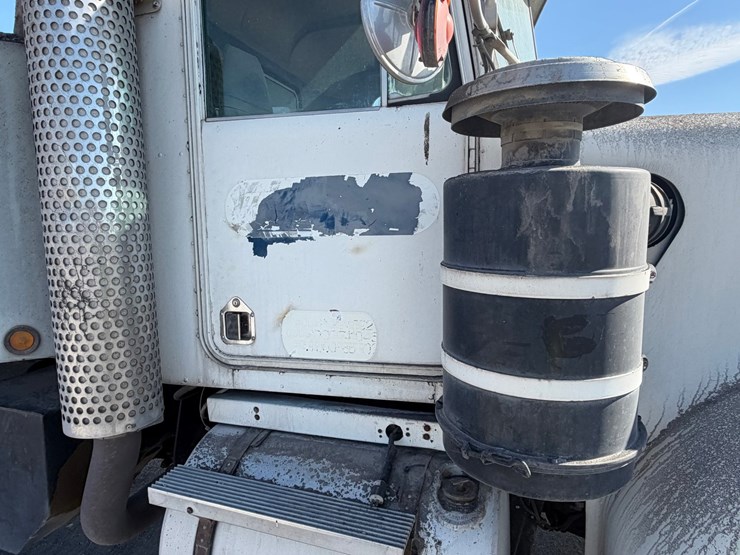 #2532-•-kenworth-w928-tandem-axle-dump-truck-image-22