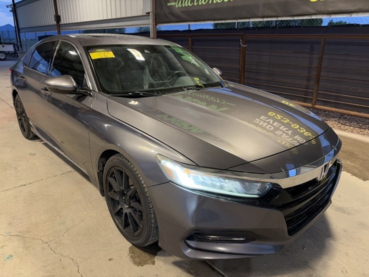 2018-honda-accord-sdn-image-2