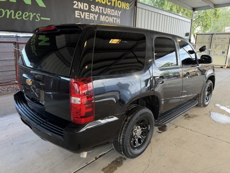 2014-chevrolet-tahoe-image-8