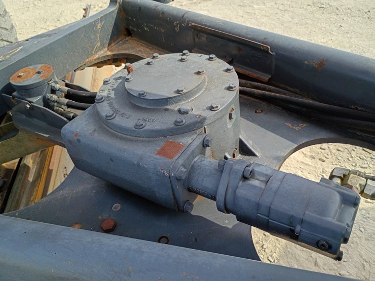2008-deere-670d-image-28