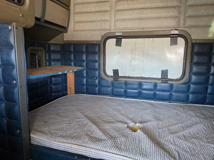 1997-peterbilt-379-image-84
