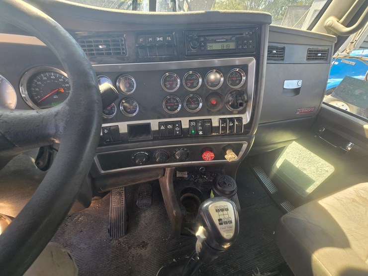 2008-kenworth-t800-image-51