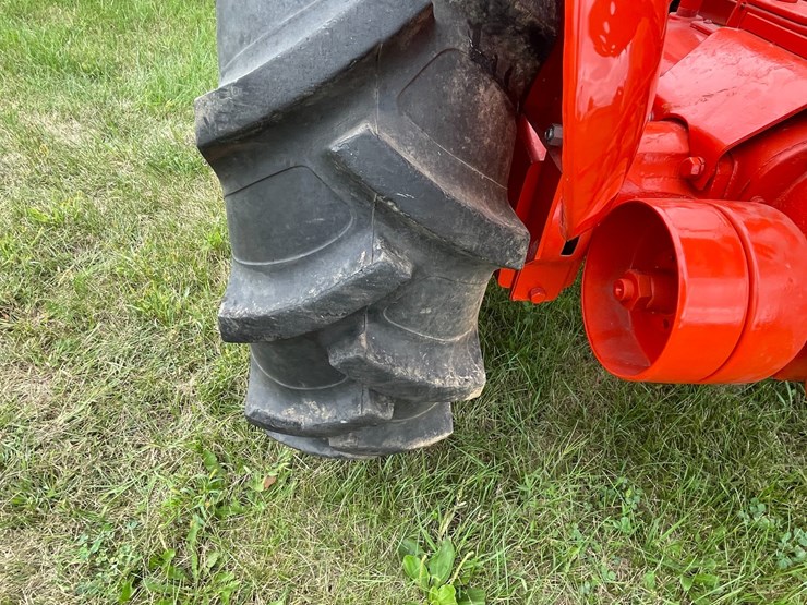 #1003-•-allis-chalmers-ib-tractor-image-26