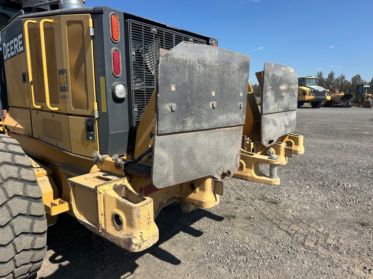 2013-deere-872gp-image-40