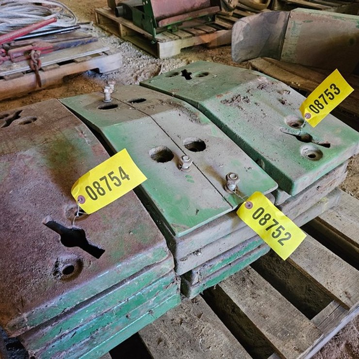 #8752 • John Deere Front Slab Weights