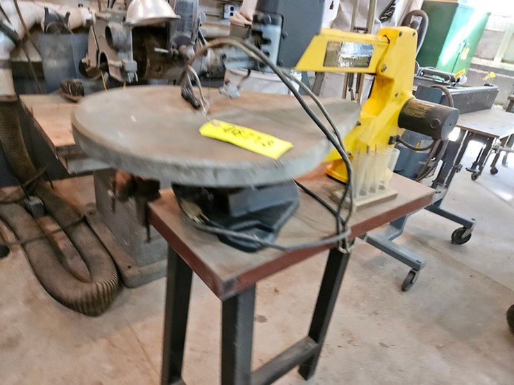 #8713-•-dewalt-scroll-saw-image-14