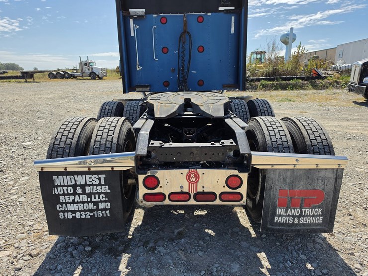 2003-kenworth-w900-image-86
