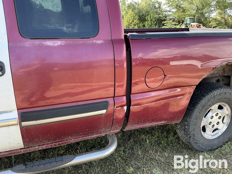 2004-chevrolet-silverado-1500-image-16
