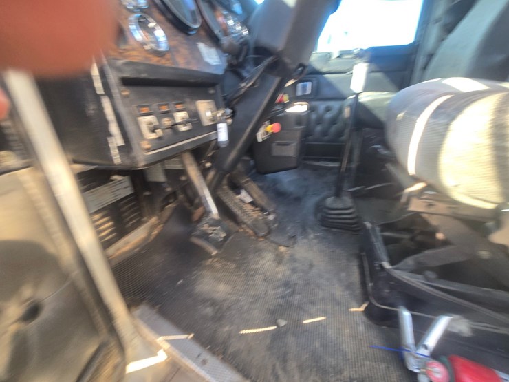 1998-kenworth-t800-image-45