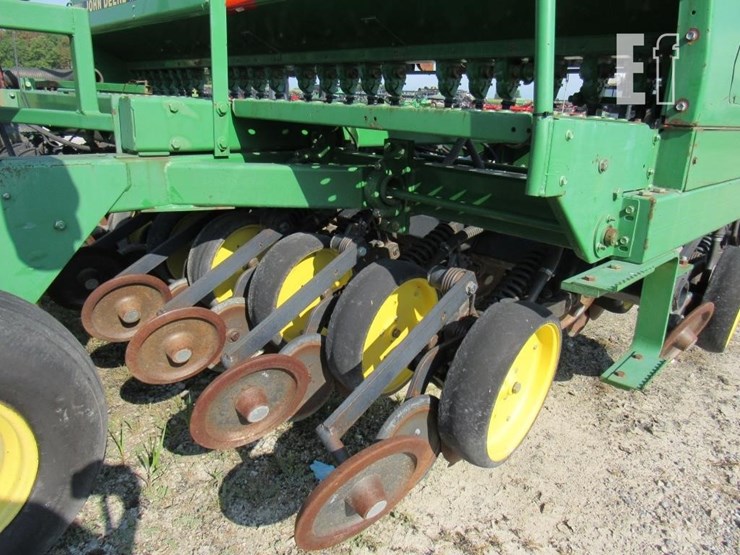 1993-john-deere-750-image-2