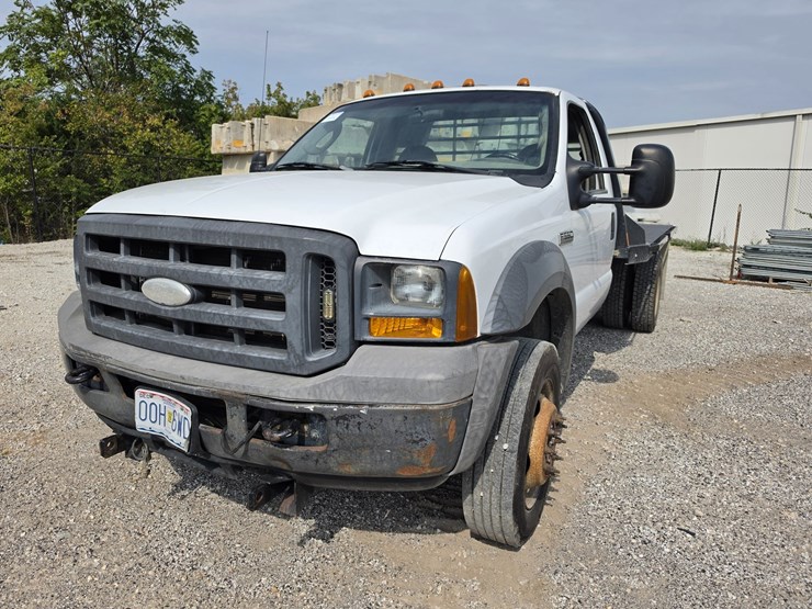 2005-ford-f550-image-1
