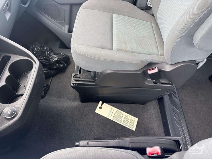 2019-ford-transit-image-17