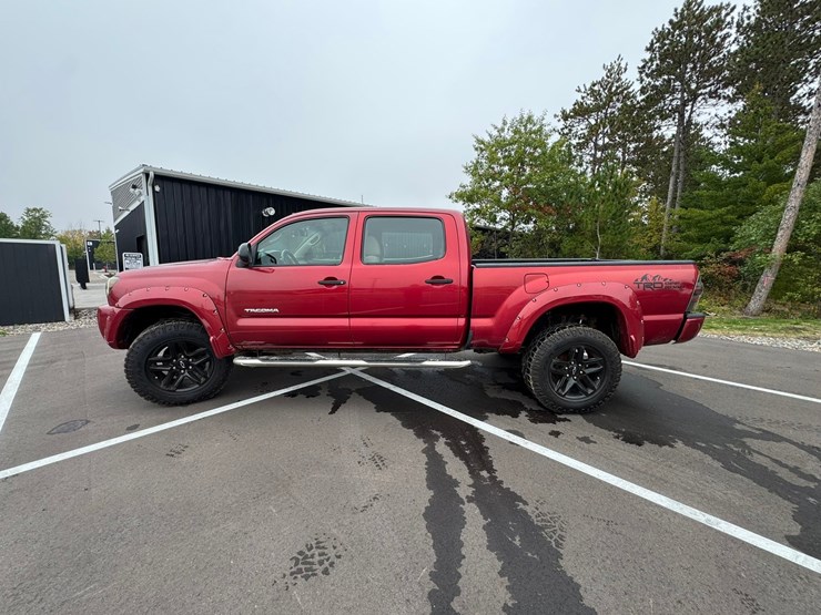 #1929-•-2007-toyota-off-road-pickup-truck-image-2
