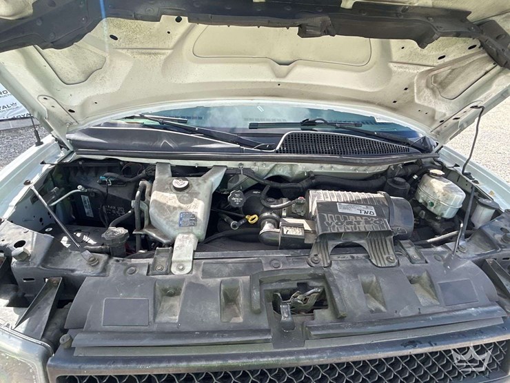 2020-chevrolet-express-2500-image-7
