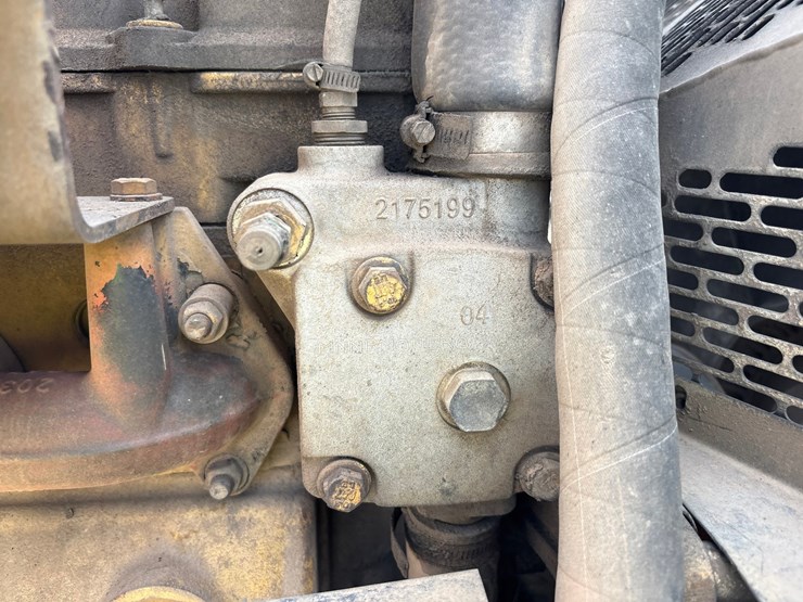 2007-caterpillar-225-kw-image-23