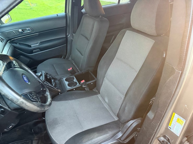 2016-ford-explorer-police-interceptor-image-28