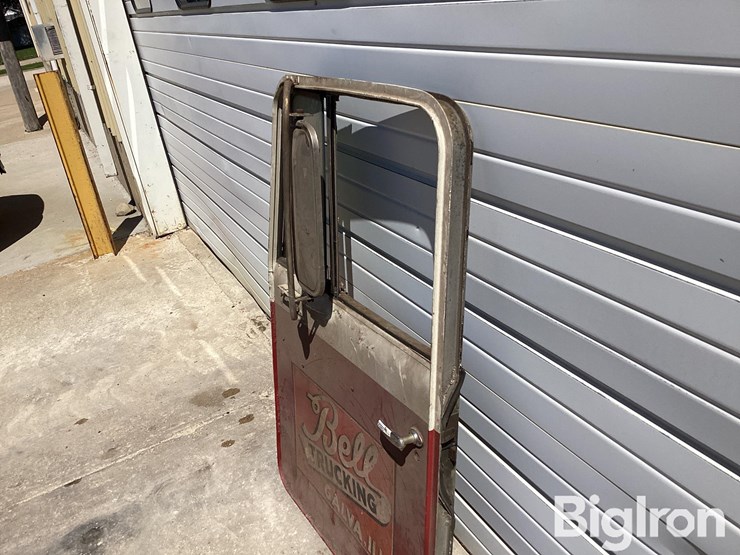 kenworth-top-handle-driver-side-door-image-20